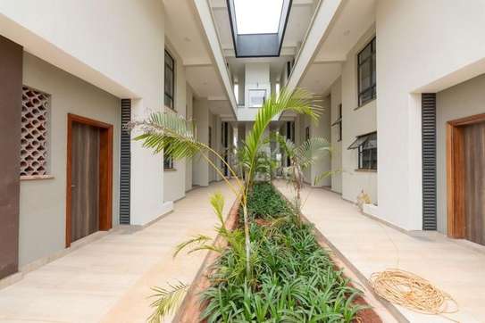 4 Bed Apartment with En Suite at Rosslyn image 5
