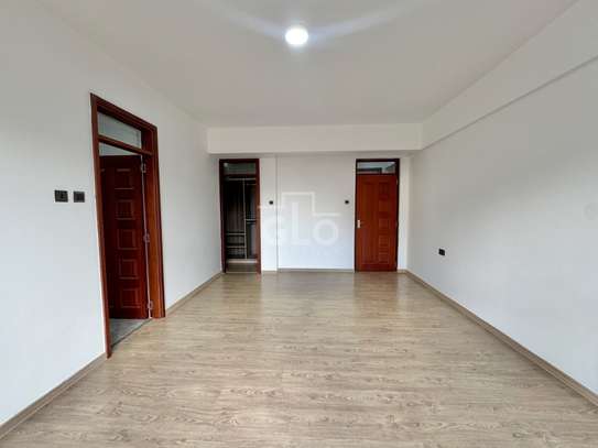 4 Bed Apartment with En Suite in Parklands image 7