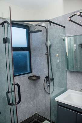 2 Bed Apartment with En Suite at Kindaruma Rd image 4
