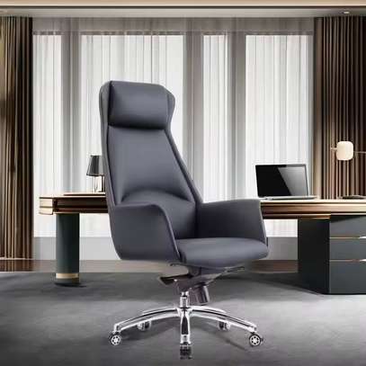 High-Back Leather Office Chair image 1