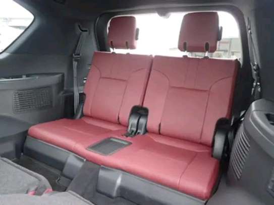 2025 Lexus LX 700h image 7