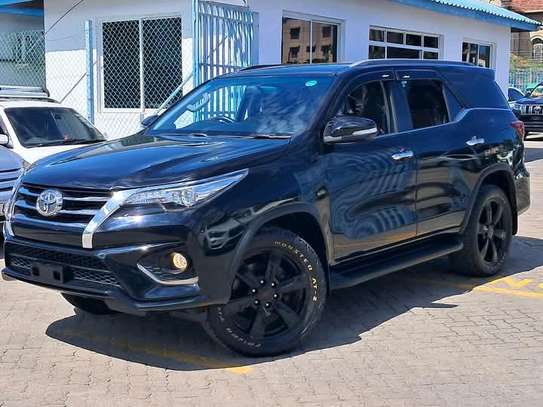 TOYOTA FORTUNER image 1