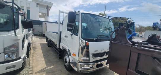 Mitsubishi fuso image 2