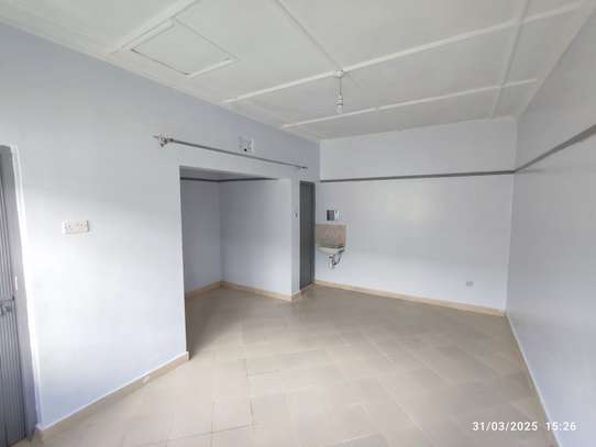 STUDIO APARTMENT TO LET image 10