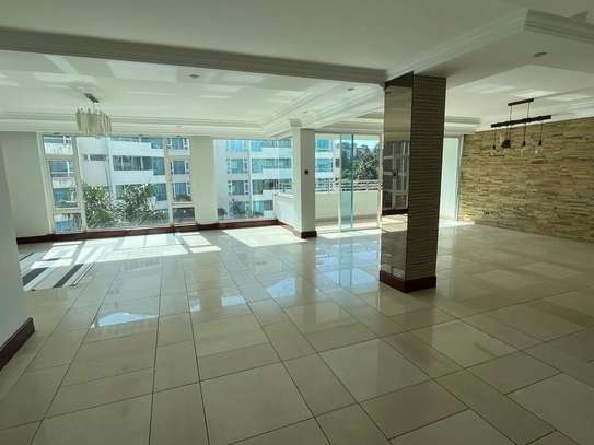 3 Bed Apartment with En Suite in Riverside image 15