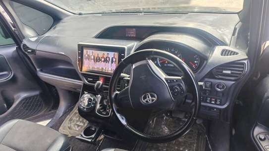 TOYOTA NOAH WXB 2017 8 SEATER image 6