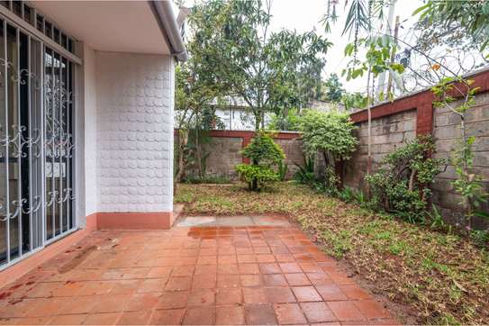 4 Bed Villa with Garden in Kilimani image 3
