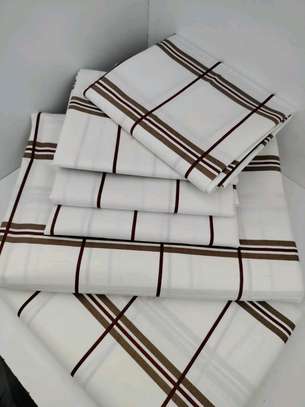 Cotton bedsheets with four pillow cases image 10