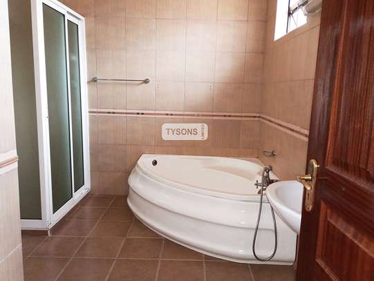 4 Bed Apartment with En Suite in Kilimani image 15