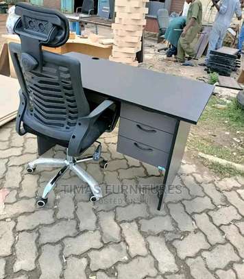 Headrest office chair with a desk image 1