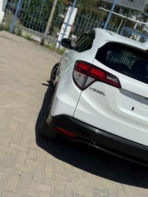 HONDA VEZEL RS 2018MODEL image 4