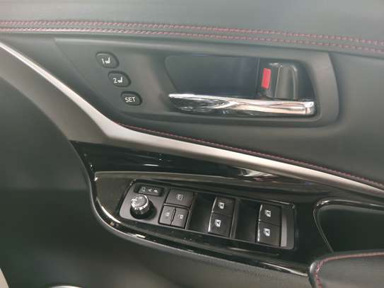 Toyota Harrier white 2019 image 7