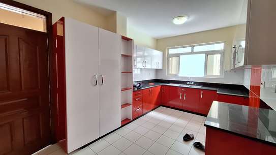3 Bed Apartment with En Suite at Brookside Drive image 10