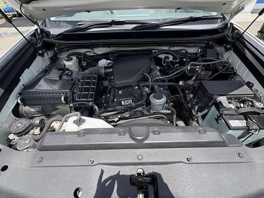 TOYOTA LAND CRUISER PRADO TX image 9