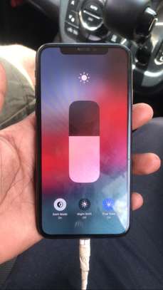 iPhone X 64GB Very Clean Quick sale image 3