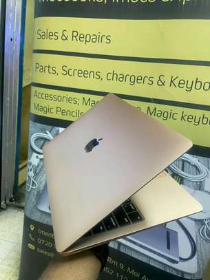 MacBook Air 2020 Rose Gold Intel Core i3,8gb Ram,256gb SSD image 4