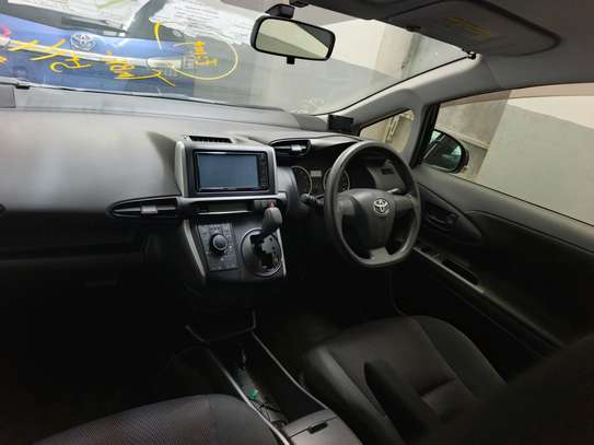 Toyota Wish black image 8