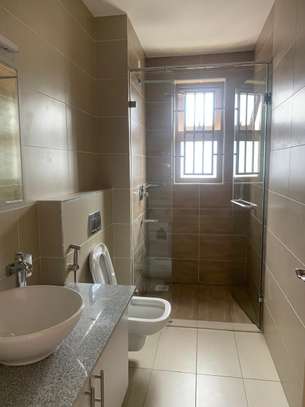 3 Bed Apartment with En Suite in Lavington image 8
