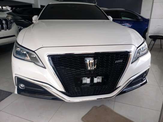 TOYOTA CROWN 2018 MODEL WITH SUNROOF. image 12