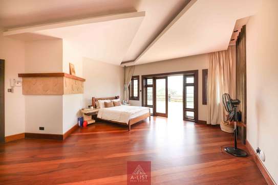 5 Bed House with En Suite at Kabarsiran Road image 14