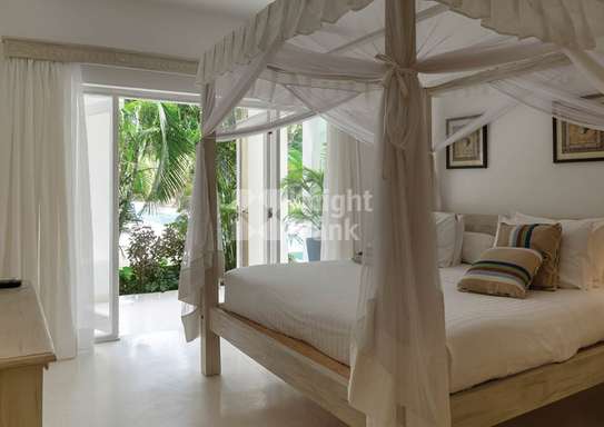 1 Bed Apartment with En Suite at Medina Palms image 7