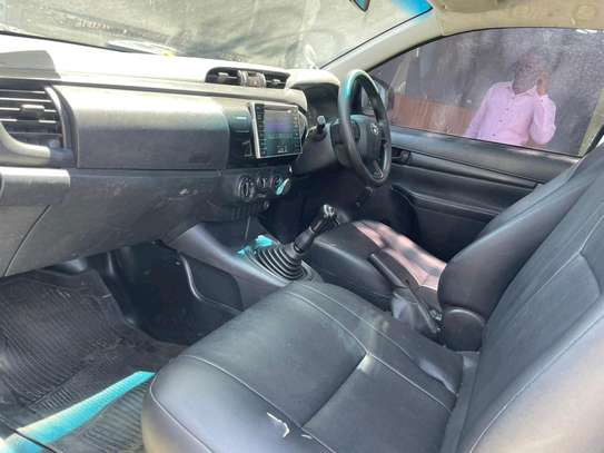 Toyota hilux single cab 2016model image 8