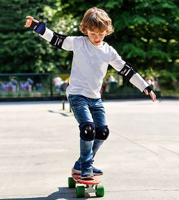 BRAND NAME "ROLLERBLADE GEAR" IMPORTED FROM USA image 10