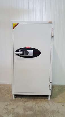 Office Safe : 112kgs fireproof diplomat safe image 2