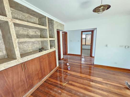 5 Bed Townhouse with En Suite in Lavington image 3