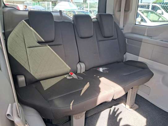 Honda stepwgn image 12