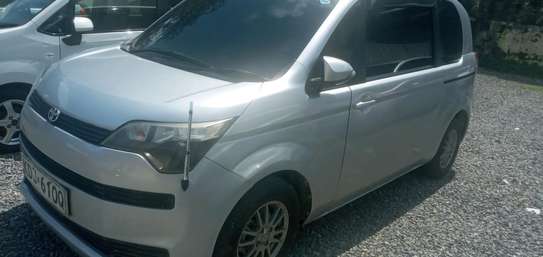Toyota Spade image 3