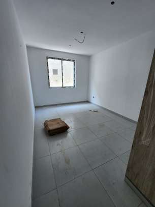3 Bed Apartment with En Suite at Oleander Drive image 11
