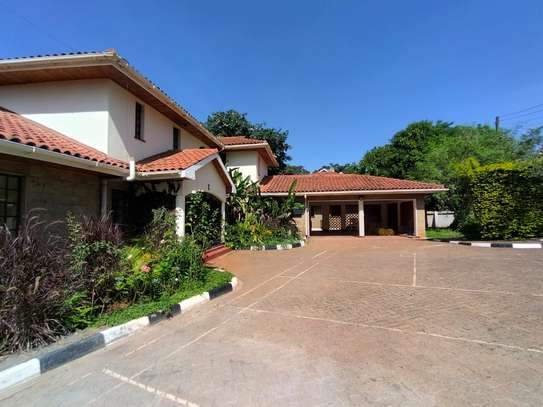 5 Bed Townhouse with En Suite in Runda image 31