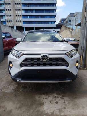Toyota Rav4 White 2019 2wd image 1