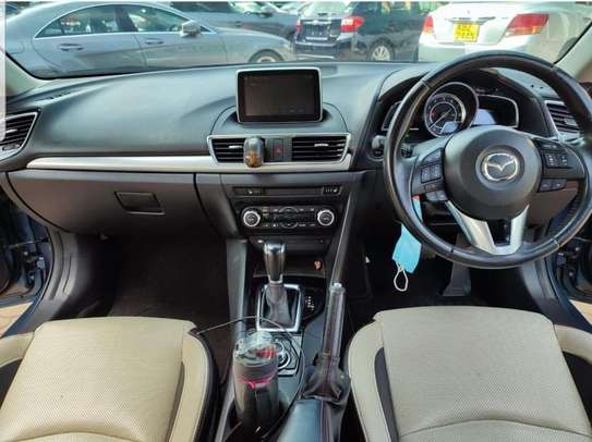 Mazda axela image 9