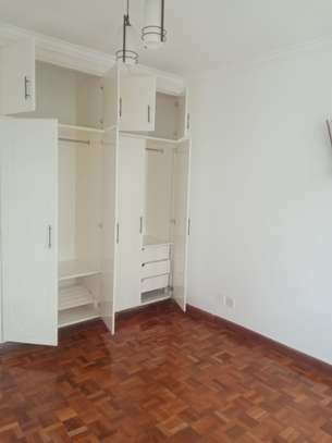 3 Bed Apartment with En Suite in Kilimani image 14