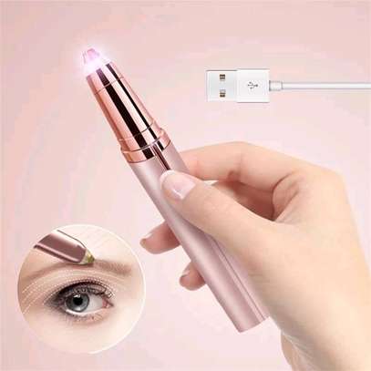 Rechargeable USB flawless eyebrows trimmer 
Has  usb 
different colours available
Ksh 1000 image 1