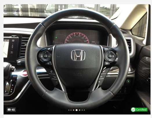 Honda Odyssey 8 seater image 4