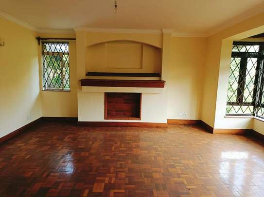 4 Bed House with En Suite in Spring Valley image 6