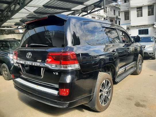 Toyota Land Cruiser (V8) for sale in kenya image 1
