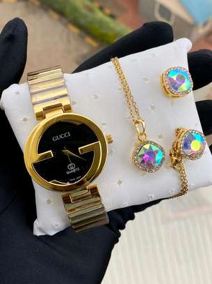 Ladies Gold Metallic Watches with bracelets image 4