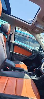 Volkswagen Tiguan SUNROOF 2018 Black image 52