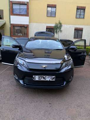 Toyota Harrier Hybrid for Quick Sale image 2