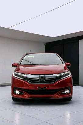 Honda Shuttle hybrid 2018 image 1