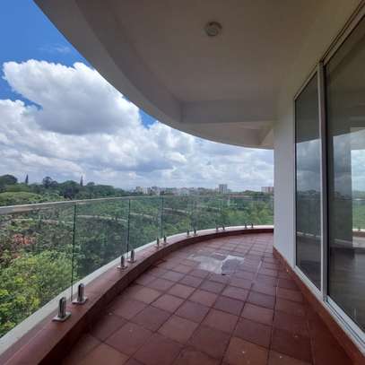 Serviced 2 Bed Apartment with En Suite in Parklands image 3