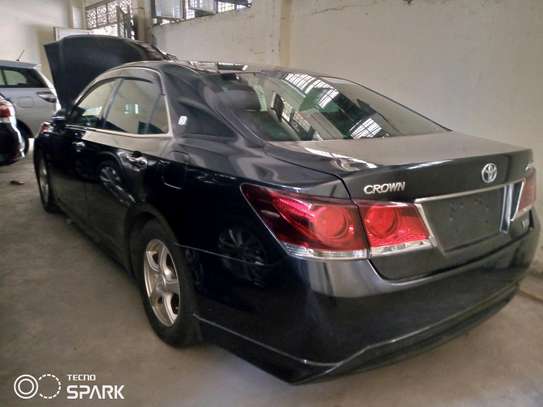 Toyota crown 2016 model with Double sunroof image 1