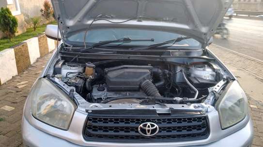 Toyota RAV4 image 7