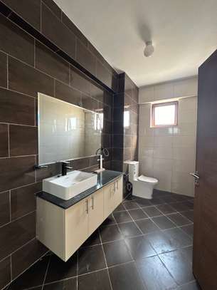 Serviced 2 Bed Apartment with En Suite in Westlands Area image 8