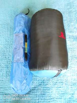 1 or 2 man tent + Sleeping bag + LED head torch image 2
