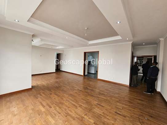 3 Bed Apartment with En Suite in Riverside image 17